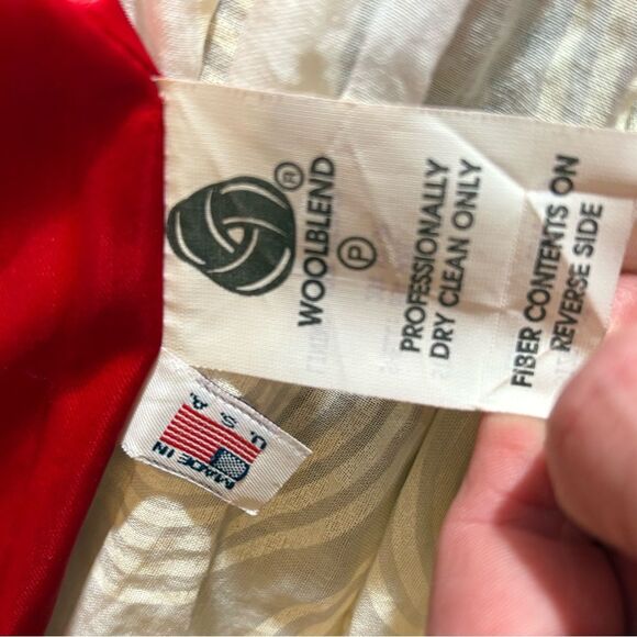 Mackintosh Red Wool Blend Hooded Duffle Coat Black Toggle Fasteners size 12P - Picture 11 of 12